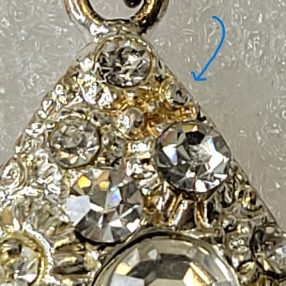 Silver Tone Oval Earrings with embedded Glittering Clear Fashion Crystal Stones - Picture 8 of 10